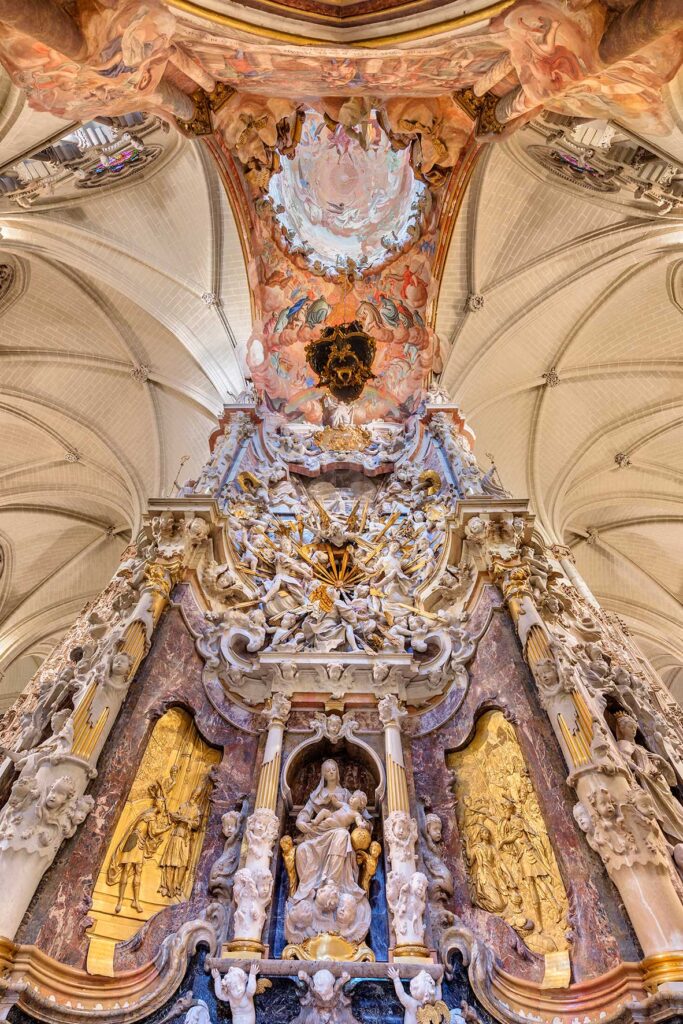 Toledo, ciudad abierta al turismo | Curso para guías de turismo sobre Catedral y Pulsera turística